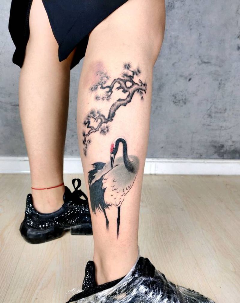 鹤纹身图片_腿部新传统纹身图案