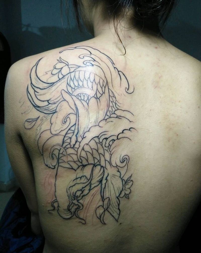 后肩膀鲤鱼纹身图片