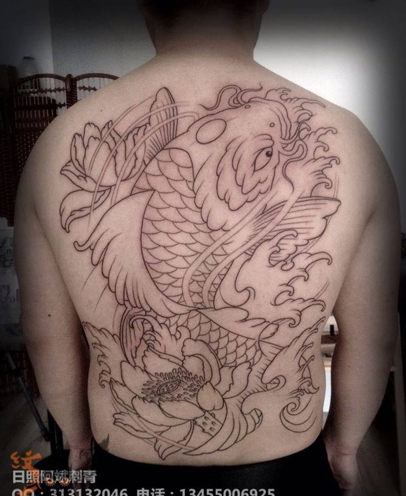 鲤鱼纹身图片_成品背部传统动物纹身图案