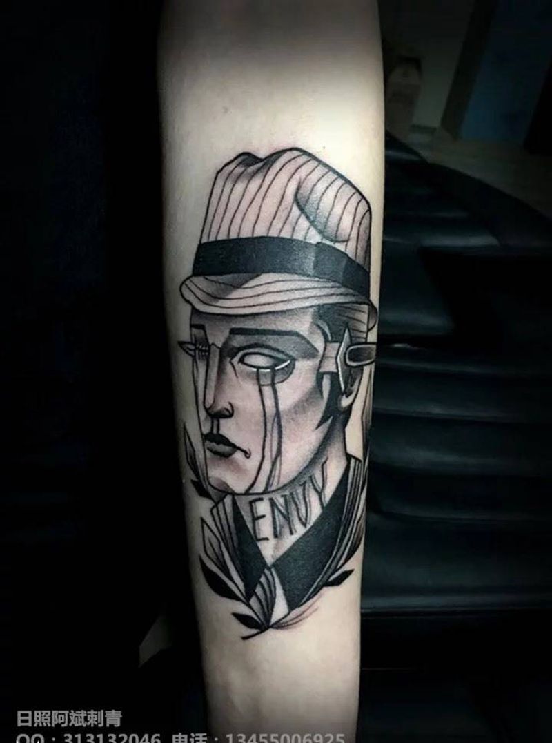不要瞎了眼纹身图片_成品手臂欧美人物纹身图案