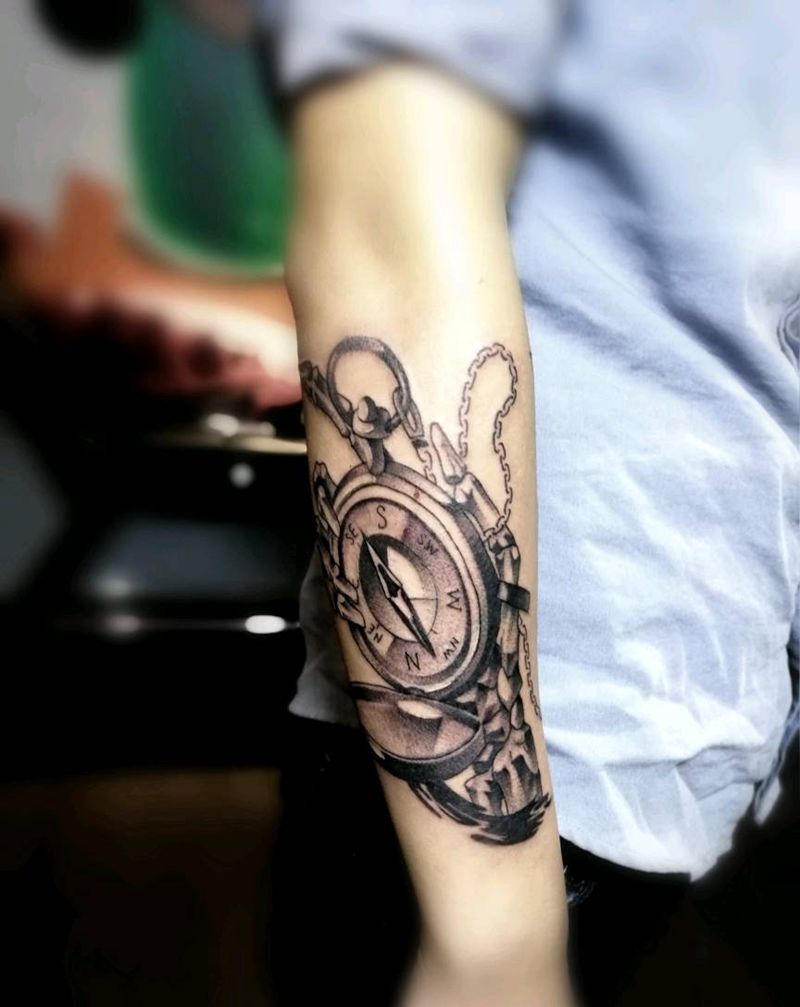 小臂欧美风格纹身图片