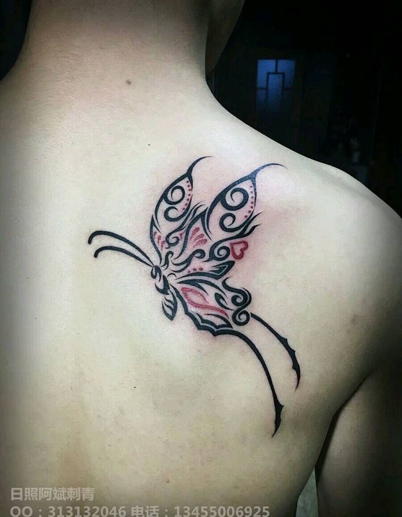 图腾蝴蝶纹身图片_肩部背部清新动物图腾成品纹身图案