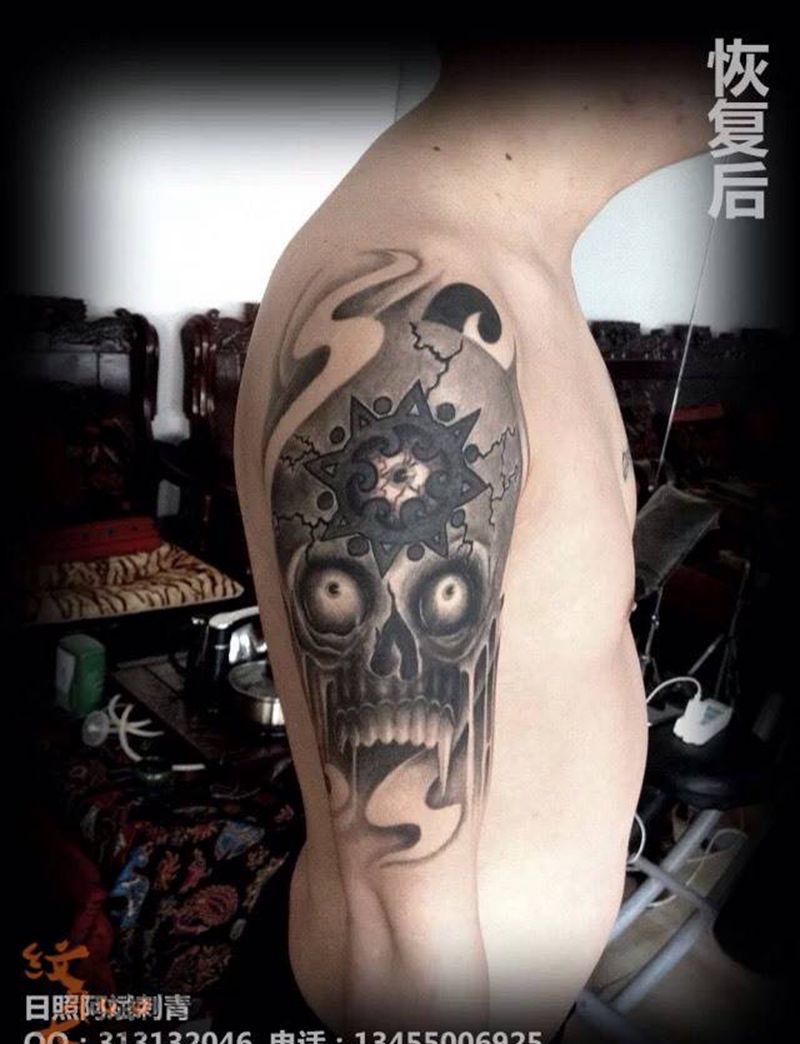 骷髅纹身图片_肩部欧美成品鬼神纹身图案