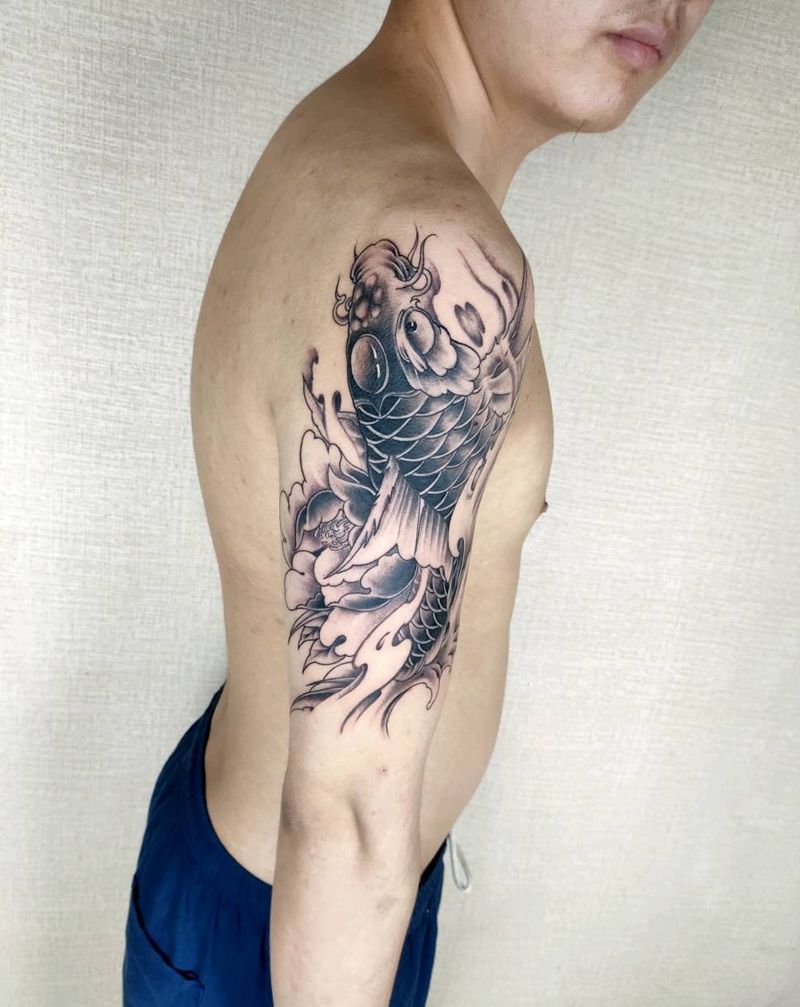 鲤鱼纹身图片_肩部新传统纹身图案