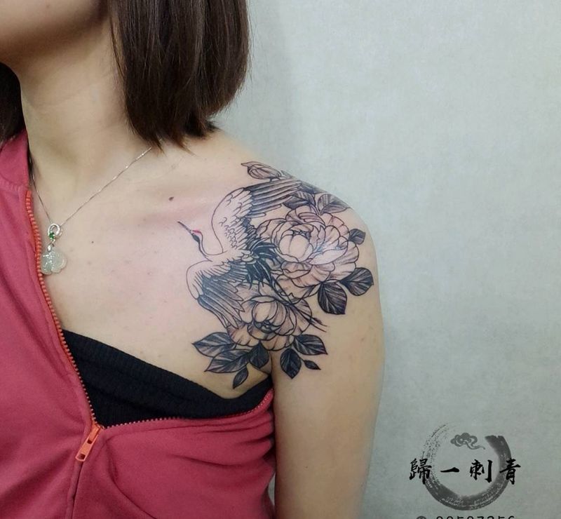 素花，肩花 鹤纹身图片_肩部小清新 素花纹身图案