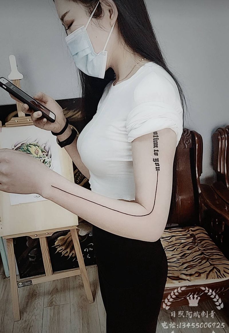 直线纹身图片_手臂几何纹身图案