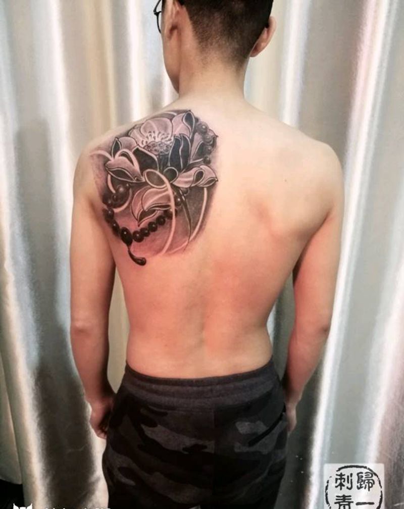 莲花纹身纹身图片_背部传统宗教成品纹身图案