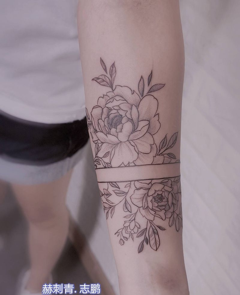 素花纹身图片_手臂素花纹身图案