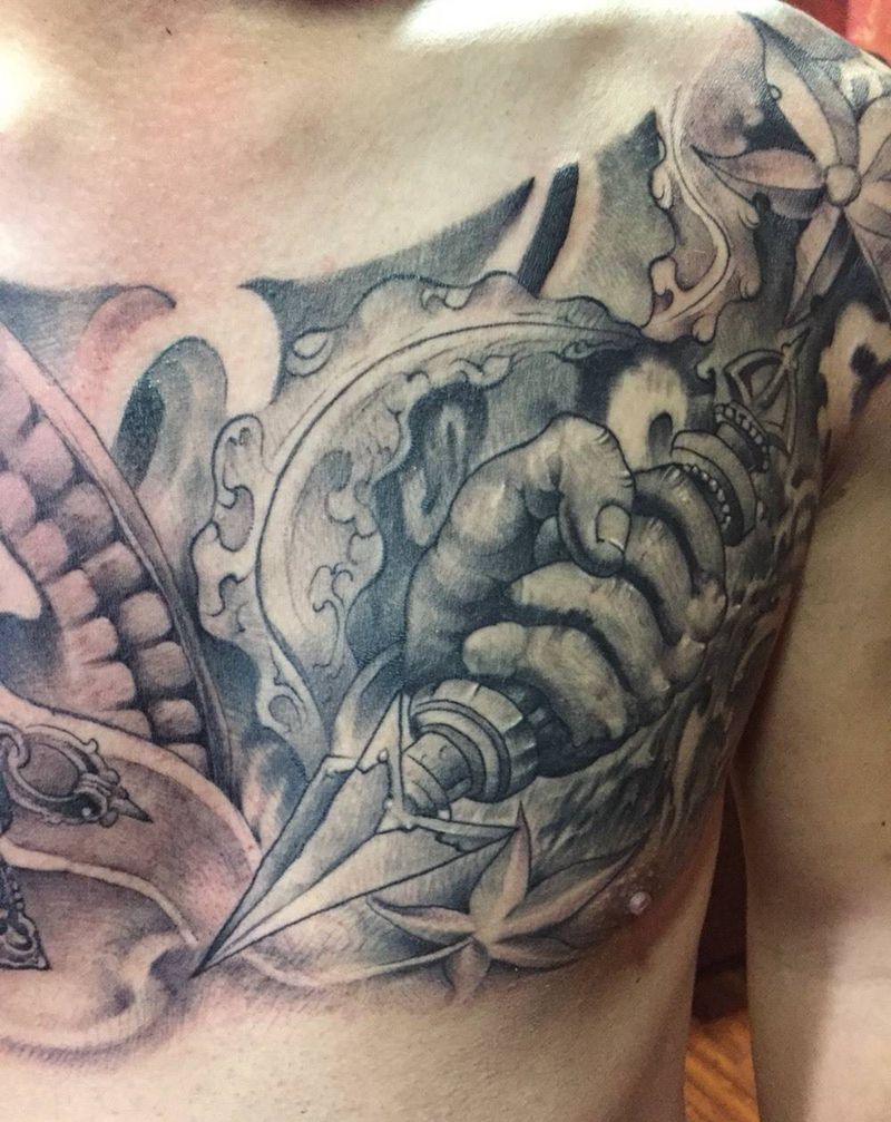 胸甲,V领纹身图片