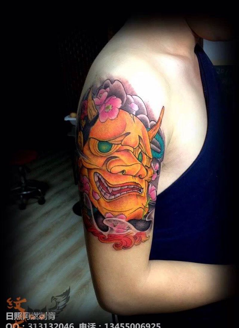 班诺纹身图片_肩部传统鬼神纹身图案