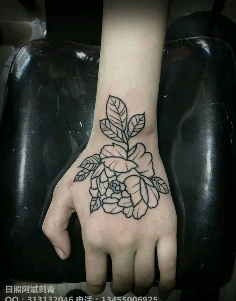 花纹身图片_手部清新植物成品纹身图案