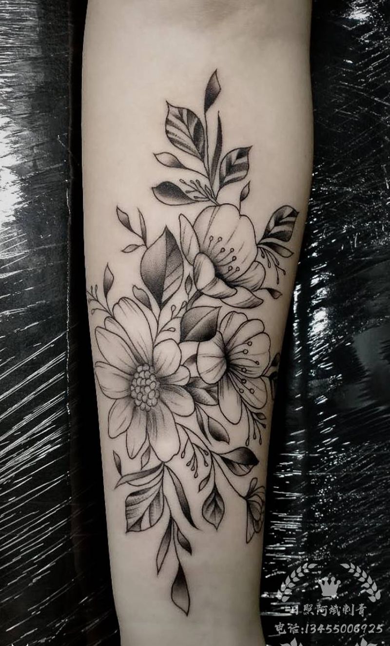 素花纹身图片_手臂新传统纹身图案