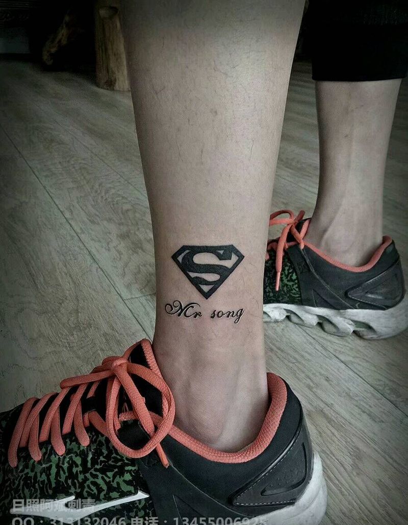 超人标志纹身图片_腿部清新几何字符图腾成品纹身图案