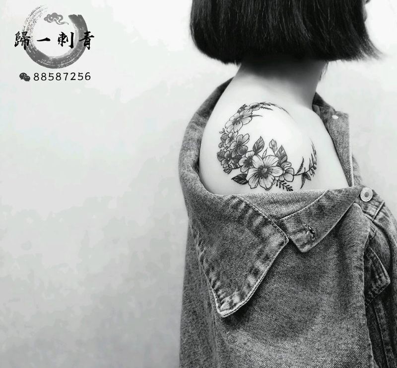 素花纹身图片_肩部纹身图案