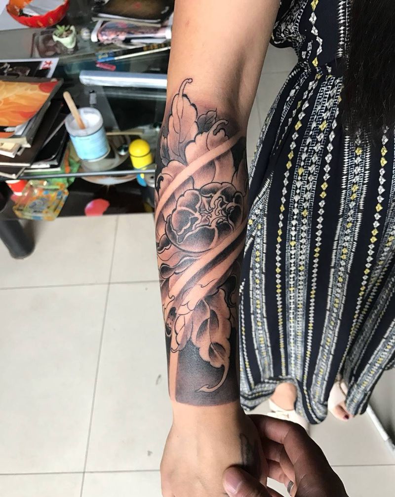 荷花小臂纹身图片