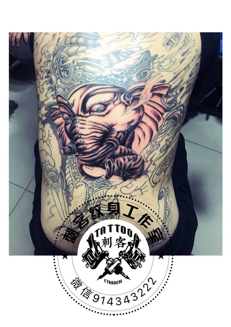 象神未完成纹身图片_背部老传统纹身图案