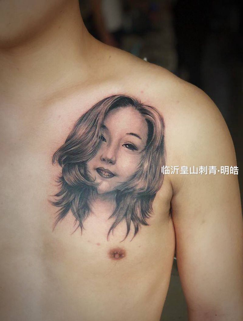 美女肖像纹身图片_胸部欧美写实纹身图案