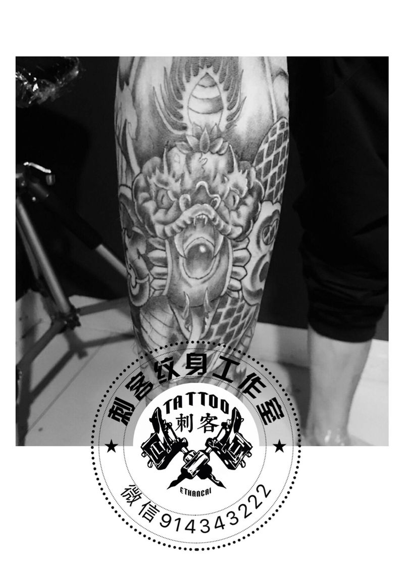 蛇神降魔杵纹身图片_腿部纹身图案