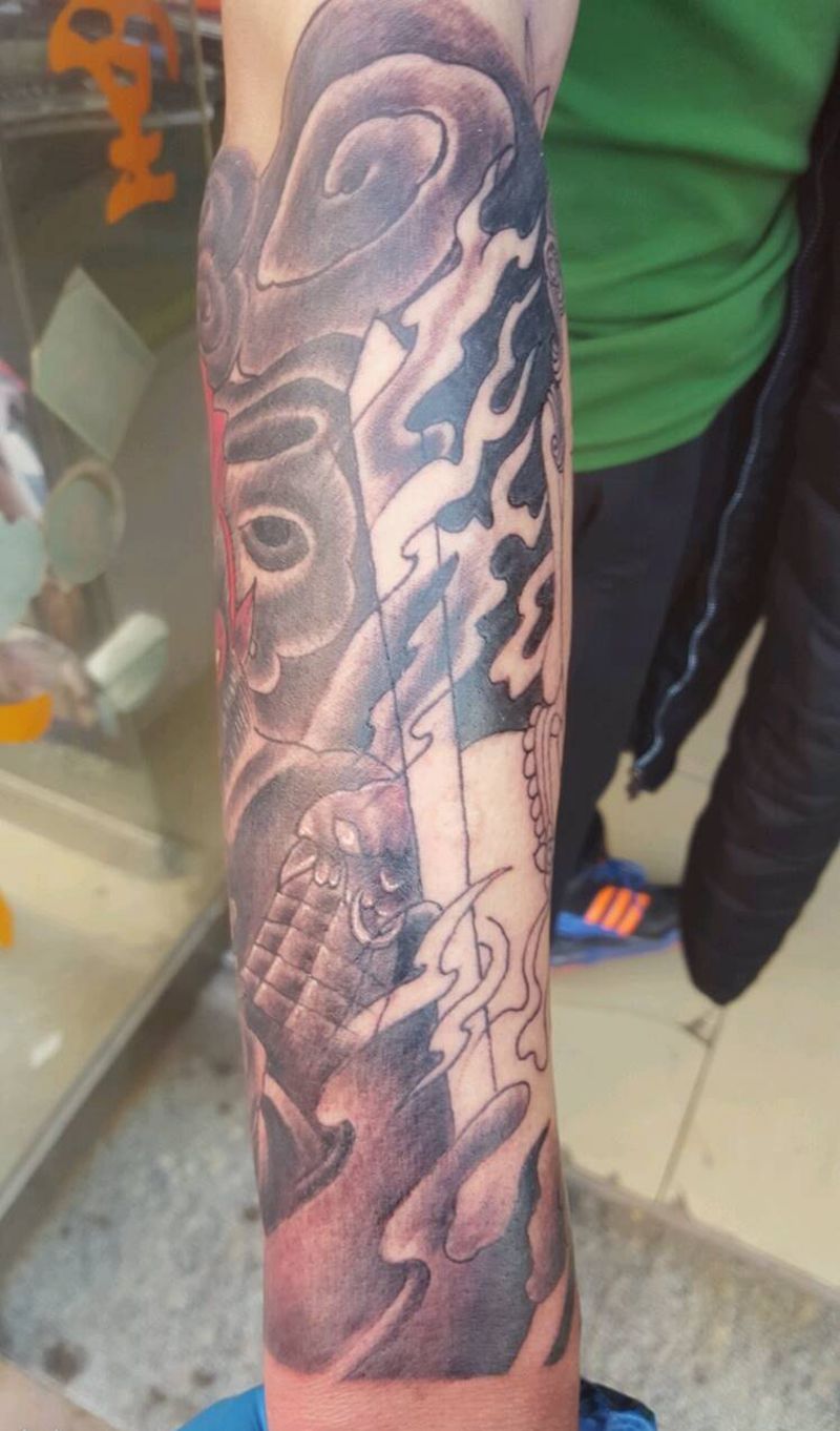 包小臂 未完成纹身图片