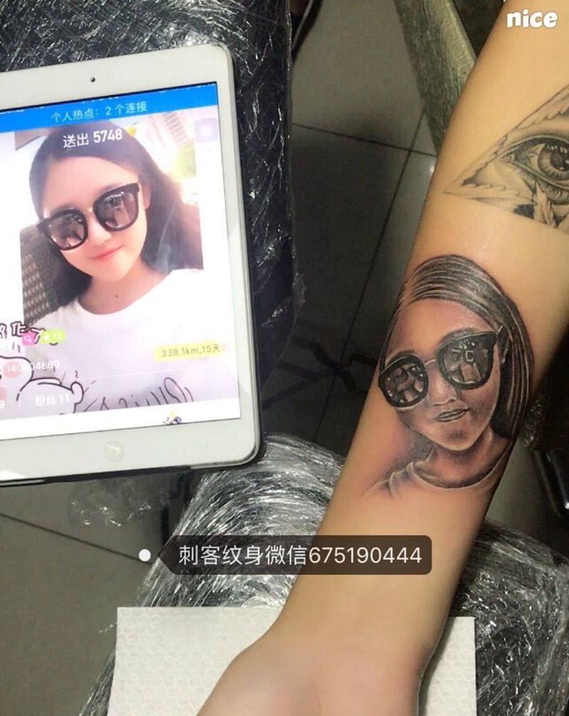 最爱，女主播[偷笑]，应该是我纹的比较小的肖像了，感谢信任纹身图片