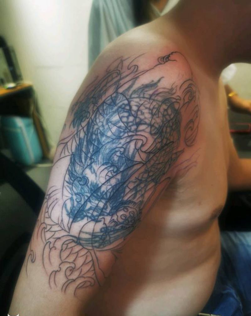 锦鲤暴力覆盖旧图纹身图片_手臂新传统纹身图案