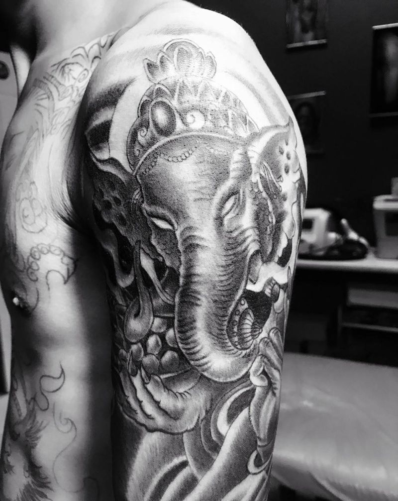 黑灰象神纹身图片