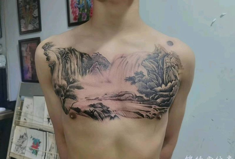 山水纹身图片_胸部新传统纹身图案