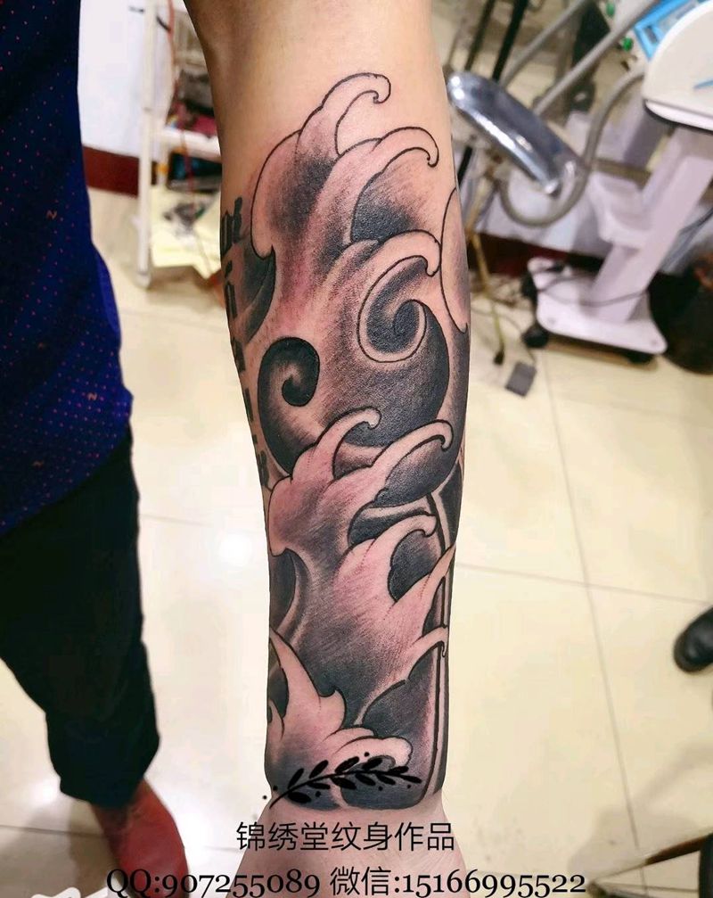 浪花纹身图片_手臂手部新传统纹身图案