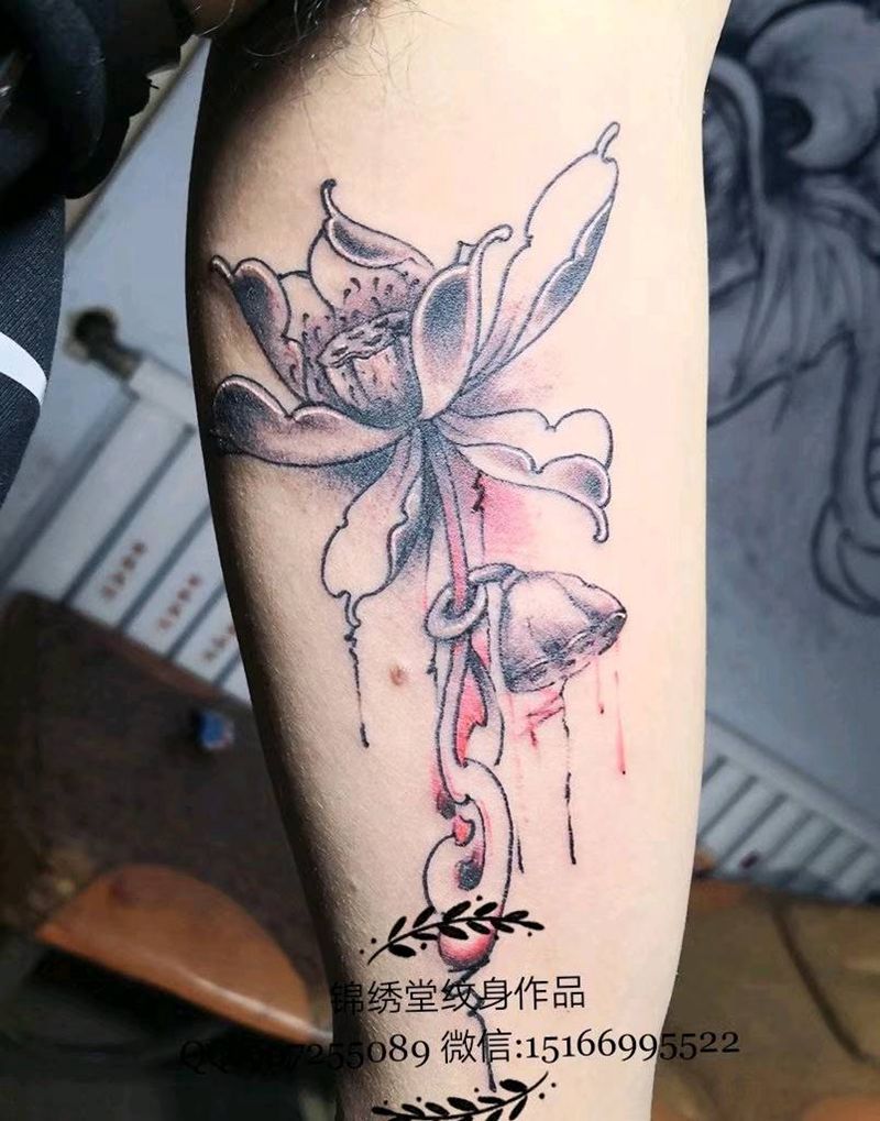 荷花纹身图片