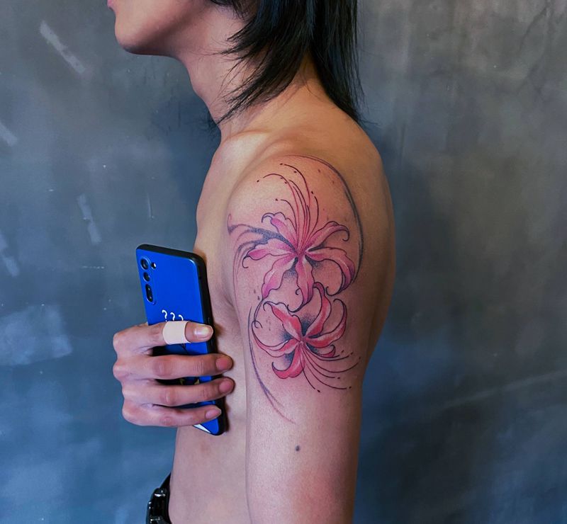 彼岸花纹身图片_肩部纹身图案