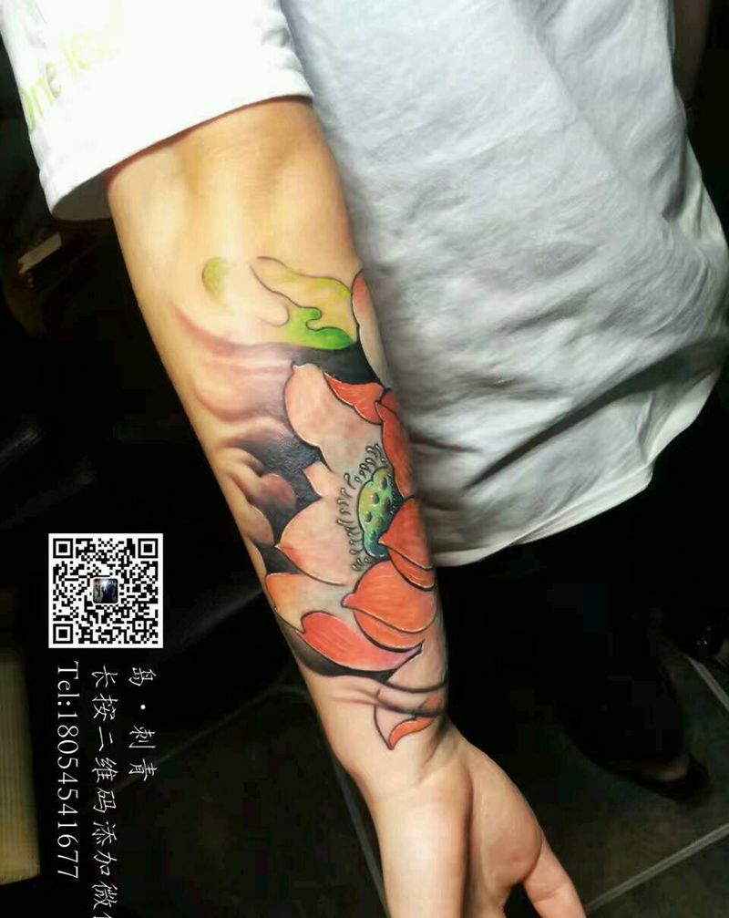 小臂盖疤纹身图片_手臂传统写实植物成品手稿纹身图案