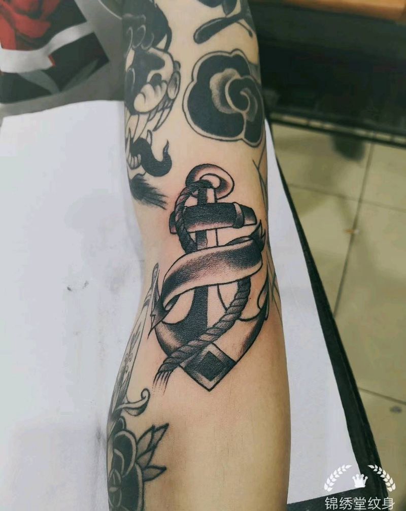 卯纹身图片_手臂Old School纹身图案