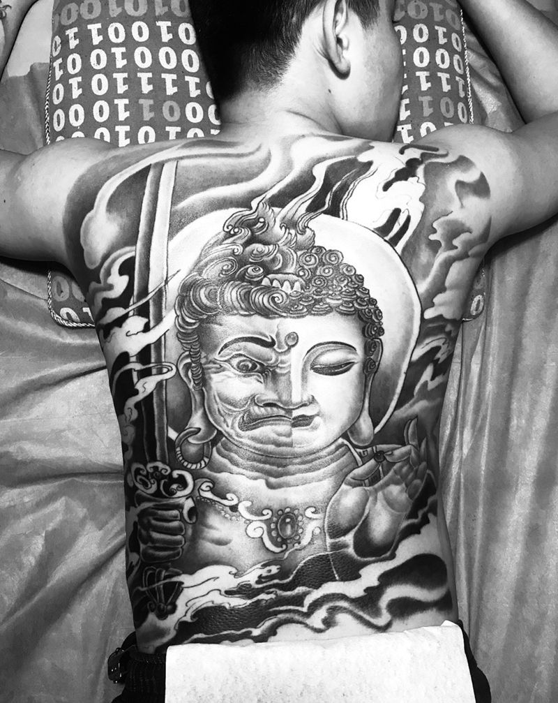 喜欢就要接受它给你带来的疼痛[撇嘴]，线条修改上色过程，线条非本店所做，纹身图片