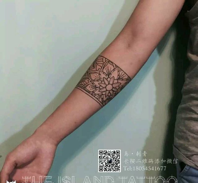 欧美纹身图片_臀部手臂纹身图案