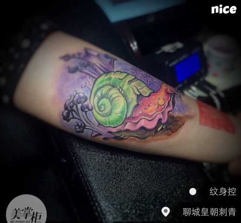 彩色蜗牛纹身图片