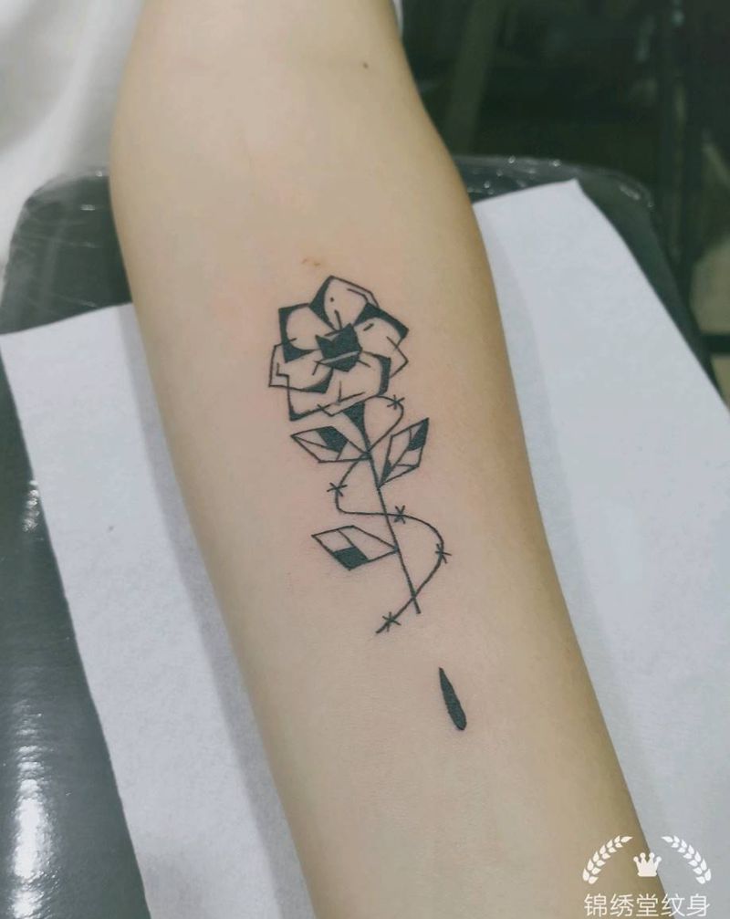 小花一枚纹身图片_手臂纹身图案