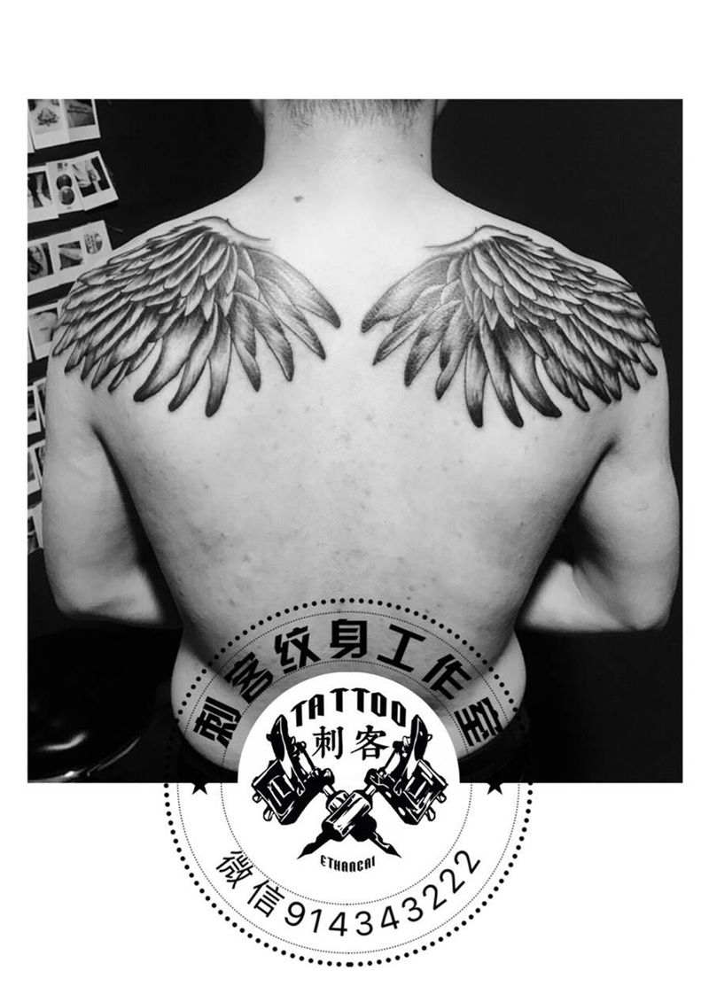 翅膀纹身图片