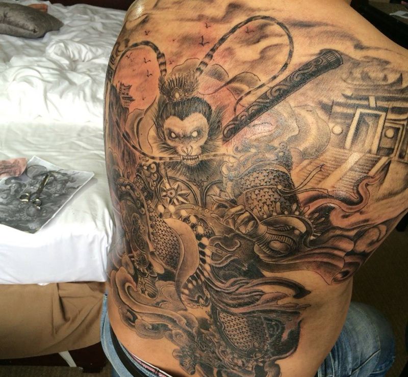 斗战胜佛纹身图片_人物鬼神宗教烈火风格传统背部成品纹身图案