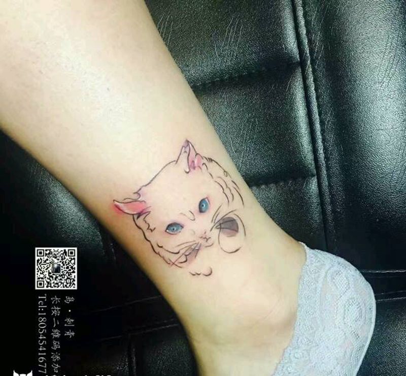 猫+狮子纹身图片_手臂手部传统写实贴纸动物成品纹身图案