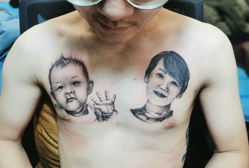 肖像纹身图片_胸部欧美写实纹身图案