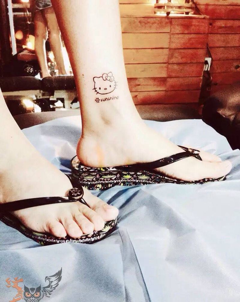 hello kitty纹身图片_成品脚部清新原创字符动物几何纹身图案