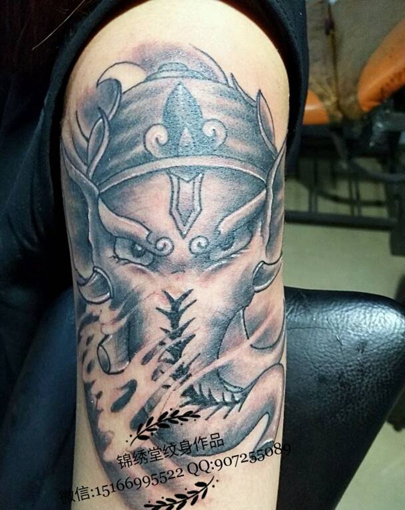 女神陪象神纹身图片