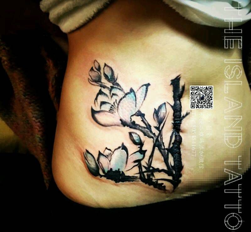 疤痕遮盖纹身图片_腹部传统写实国画植物成品纹身图案