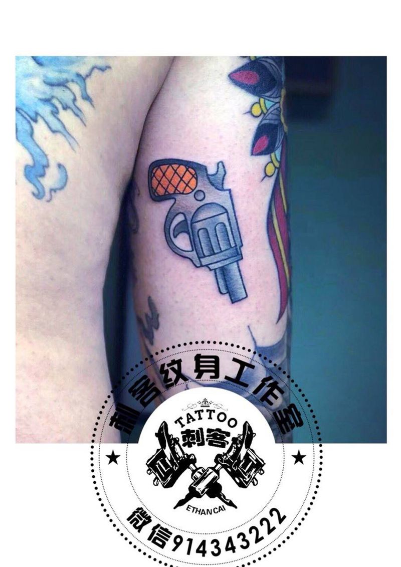 小手枪纹身图片