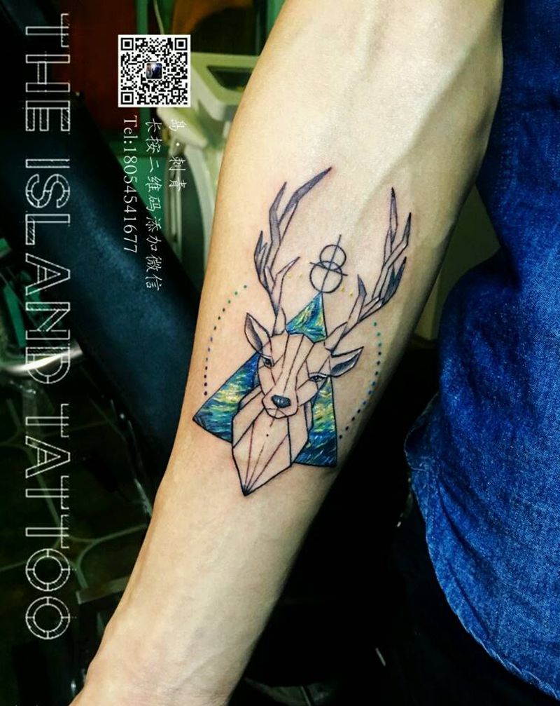 小臂鹿头纹身图片_手臂传统写实动物植物成品手稿纹身图案