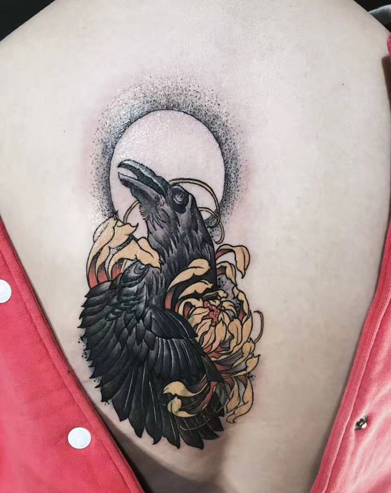 乌鸦遮盖纹身图片_成品背部动物纹身图案