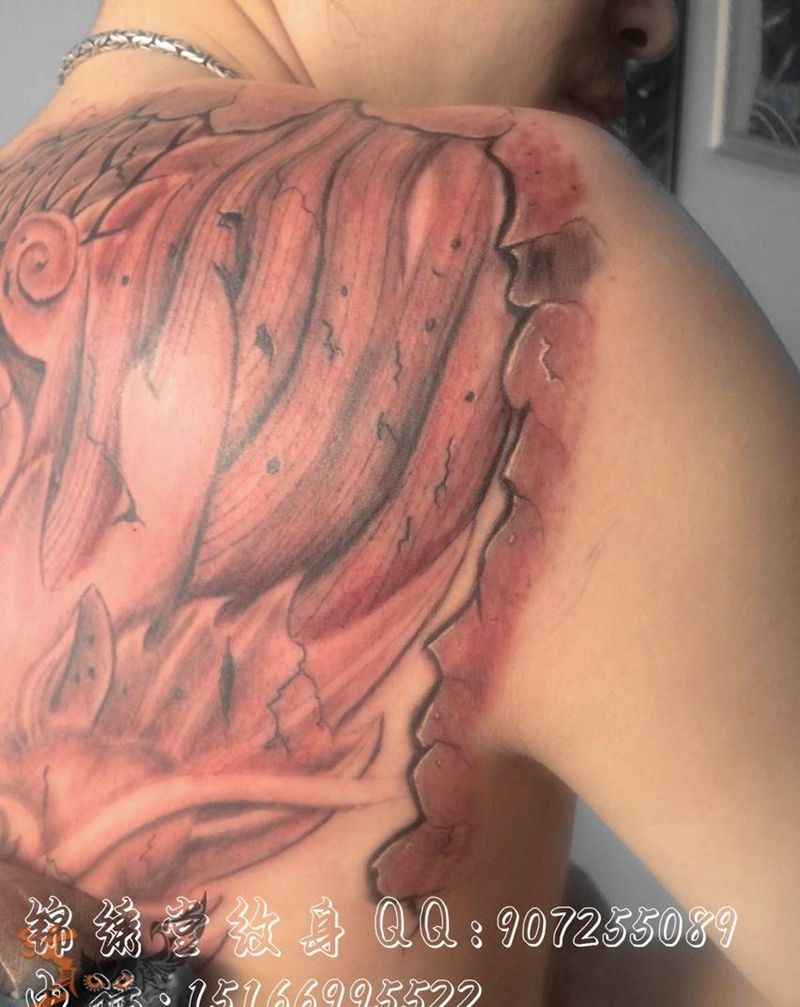 浮雕大龙纹身图片