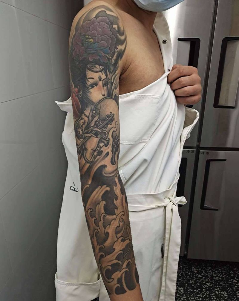 拯救一条花臂纹身图片_手臂新传统纹身图案