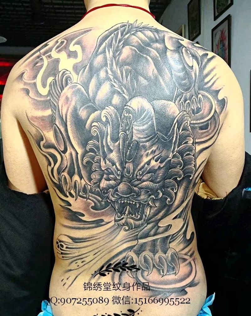 满背遮盖纹身图片