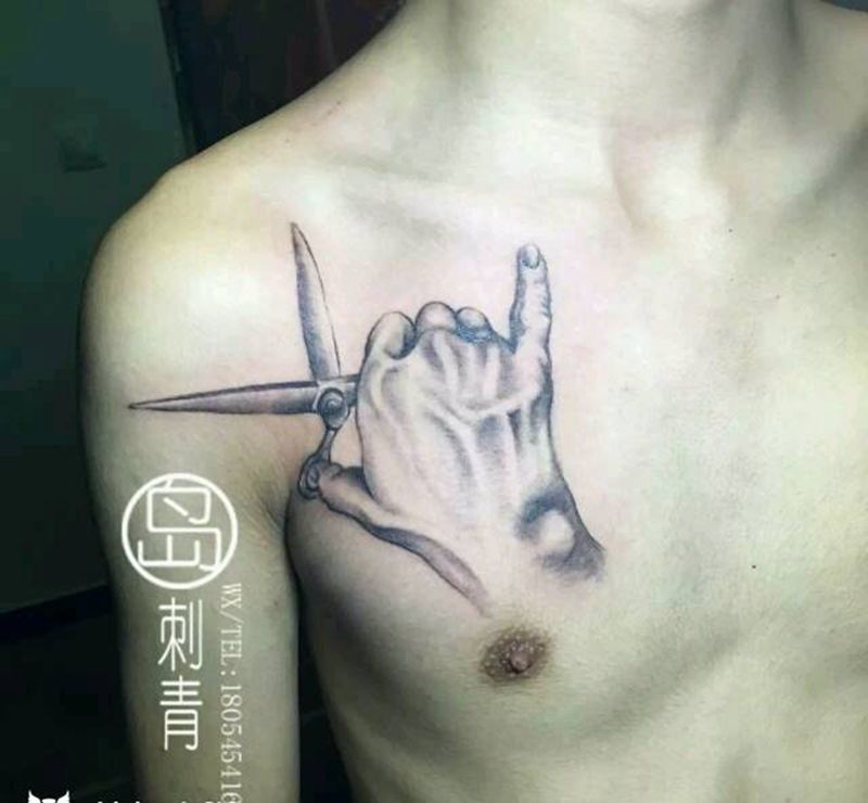 剪刀手纹身图片